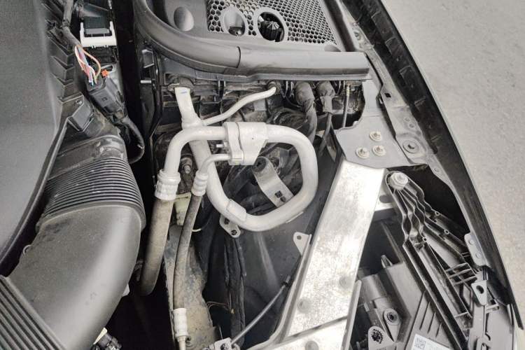 Used Mercedes-Benz E-Class 2023 E 300 L Luxury Model Engine Bay Left