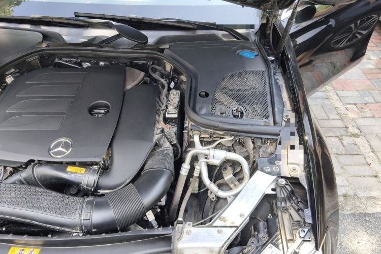 Used Mercedes-Benz E-Class 2023 Updated E 300 L Fashion Edition Engine Bay Left