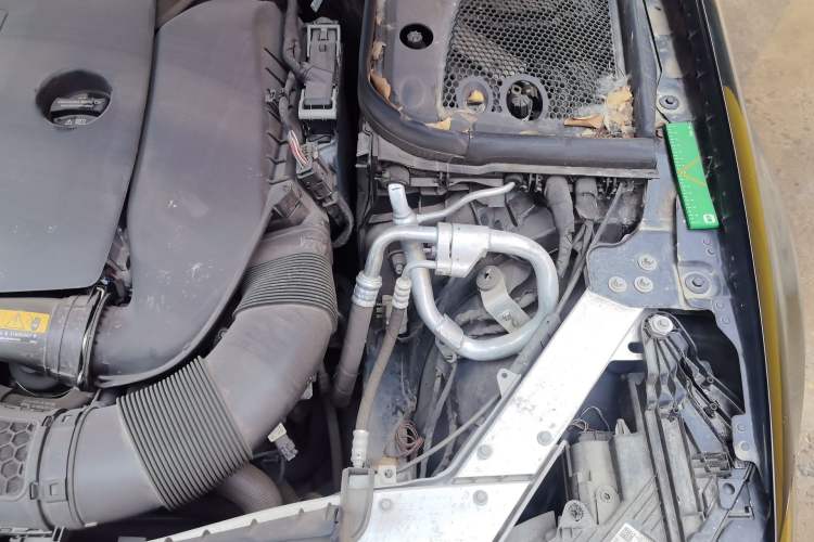 Used Mercedes-Benz E-Class 2023 Updated E 300 L Fashion Edition Engine Bay Left