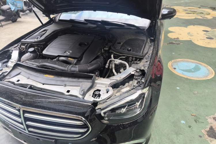 Used Mercedes-Benz E-Class 2023 Updated E 300 L Fashion Edition Engine Bay Left