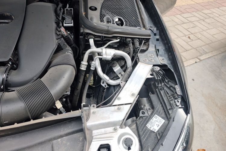 Used Mercedes-Benz E-Class 2023 E 260 L Engine Bay Left