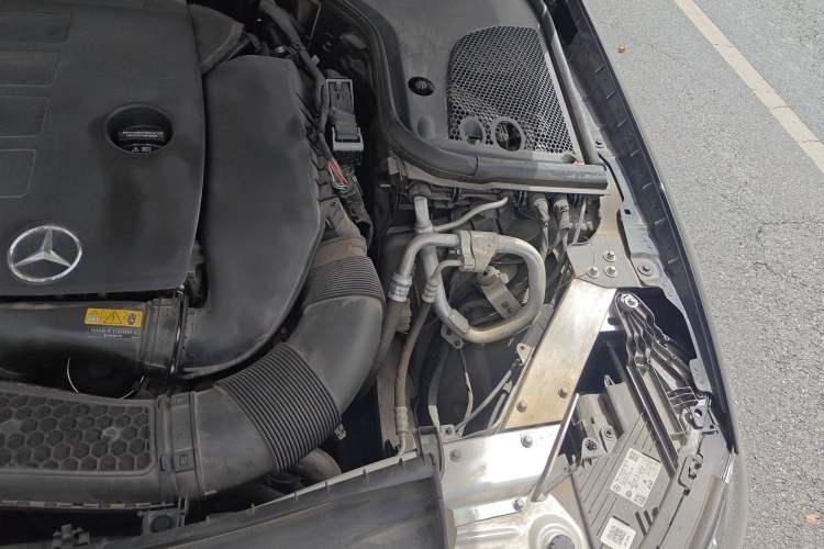 Used Mercedes-Benz E-Class 2023 Facelift E 260 L Engine Bay Left