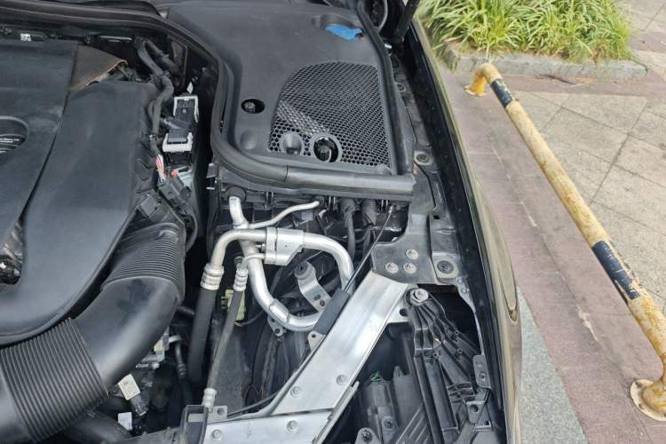 Used Mercedes-Benz E-Class 2023 E 300 L Sport Luxury Edition Engine Bay Left