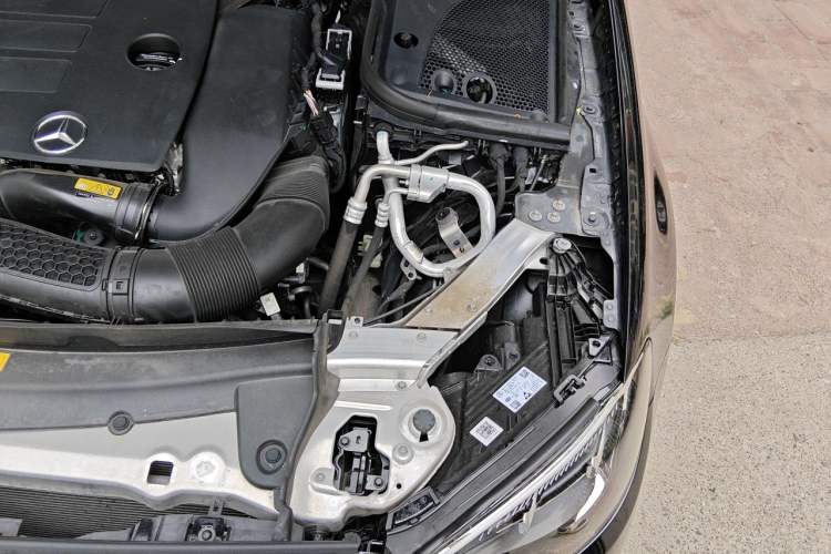 Used Mercedes-Benz E-Class 2023 Updated E 300 L Luxury Edition Engine Bay Left