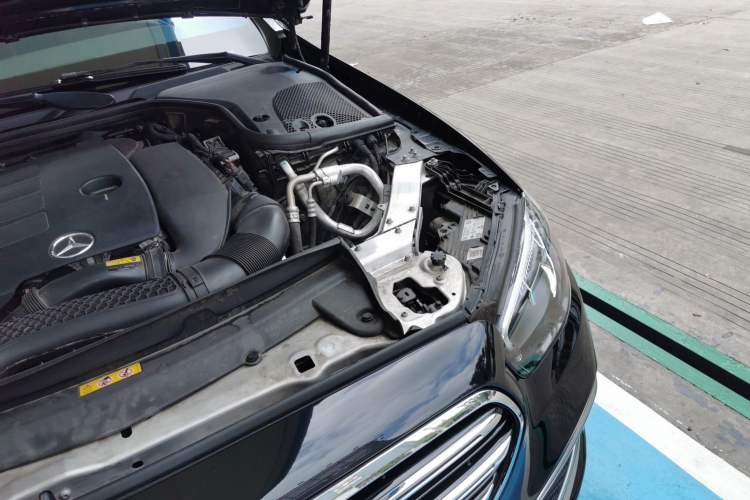 Used Mercedes-Benz E-Class 2023 Facelift E 260 L Engine Bay Left