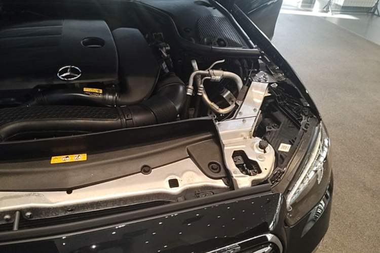 Used Mercedes-Benz E-Class 2023 Updated E 300 L Luxury Edition Engine Bay Left