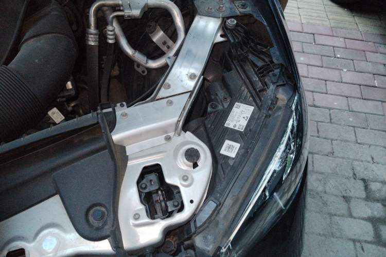 Used Mercedes-Benz E-Class 2023 Updated E 300 L Luxury Edition Engine Bay Left