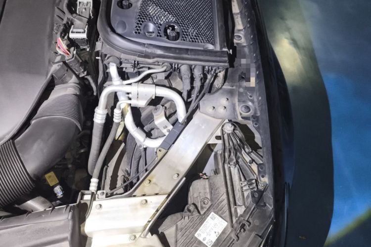 Used Mercedes-Benz E-Class 2023 Updated E 300 L Fashion Edition Engine Bay Left
