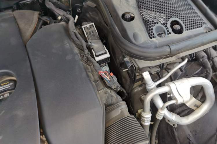 Used Mercedes-Benz E-Class 2023 E 300 L Stylish Model Engine Bay Left