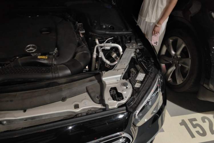Used Mercedes-Benz E-Class 2023 E 260 L Engine Bay Left