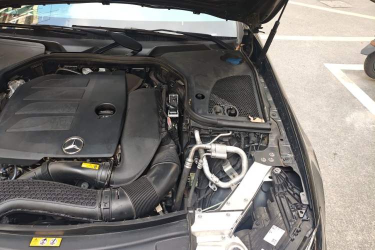 Used Mercedes-Benz E-Class 2023 E 260 Coupe Engine Bay Left