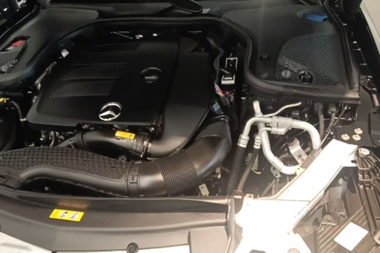 Used Mercedes-Benz E-Class 2023 Updated E 300 L Fashion Edition Engine Bay Left