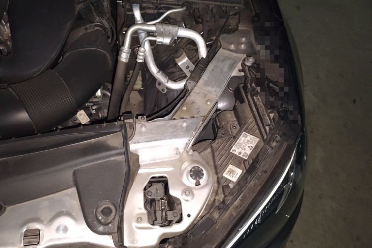 Used Mercedes-Benz E-Class 2023 Facelift E 260 L Engine Bay Left