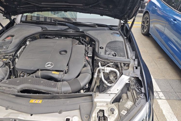 Used Mercedes-Benz E-Class 2023 E 260 L Engine Bay Left