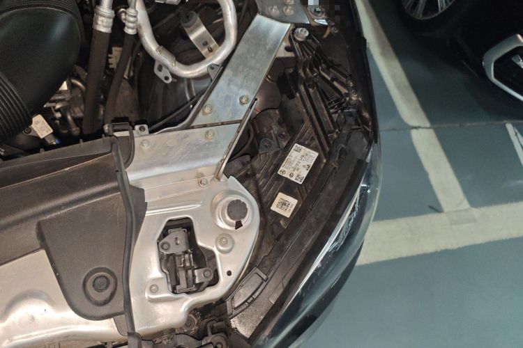 Used Mercedes-Benz E-Class 2023 Updated E 300 L Luxury Edition Engine Bay Left