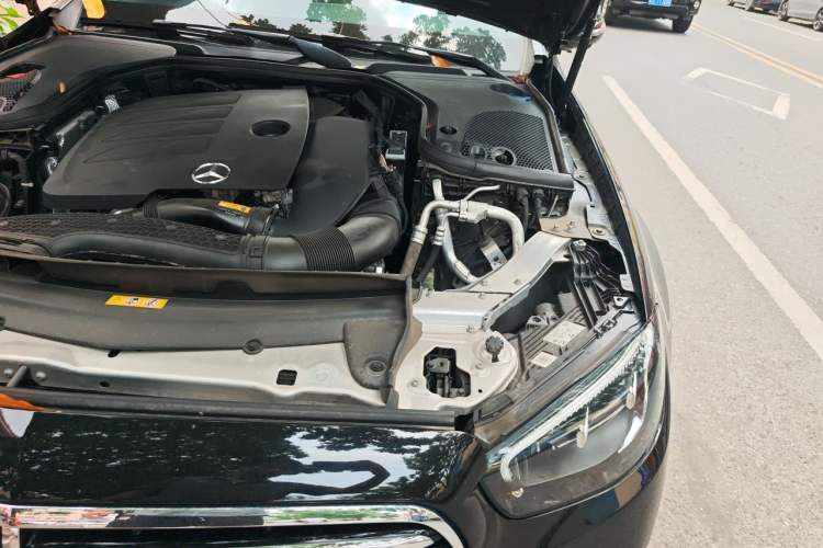 Used Mercedes-Benz E-Class 2023 Updated E 300 L Fashion Edition Engine Bay Left