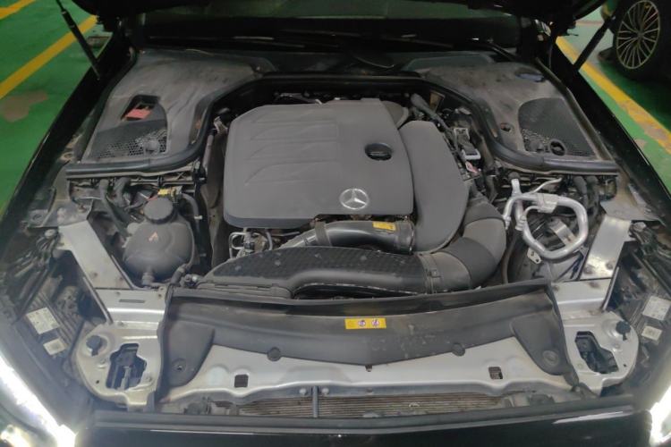 Used Mercedes-Benz E-Class 2023 E 260 L Engine Bay