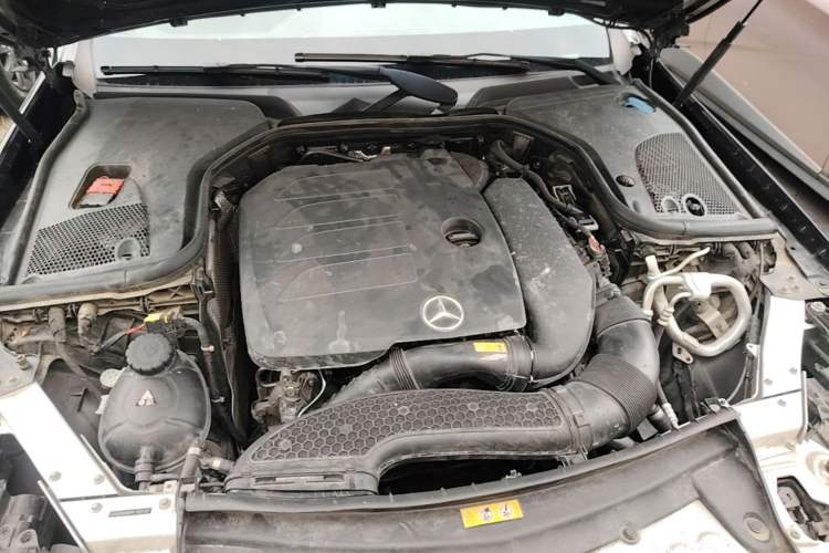 Used Mercedes-Benz E-Class 2023 E 260 L Engine Bay