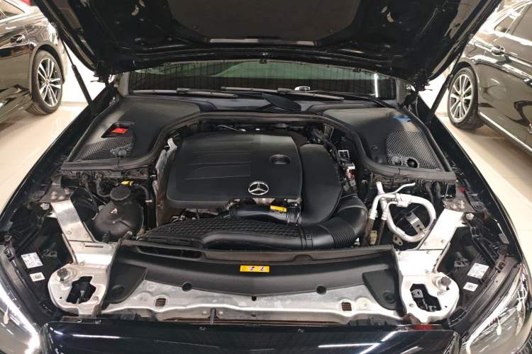 Used Mercedes-Benz E-Class 2023 E 260 L Engine Bay
