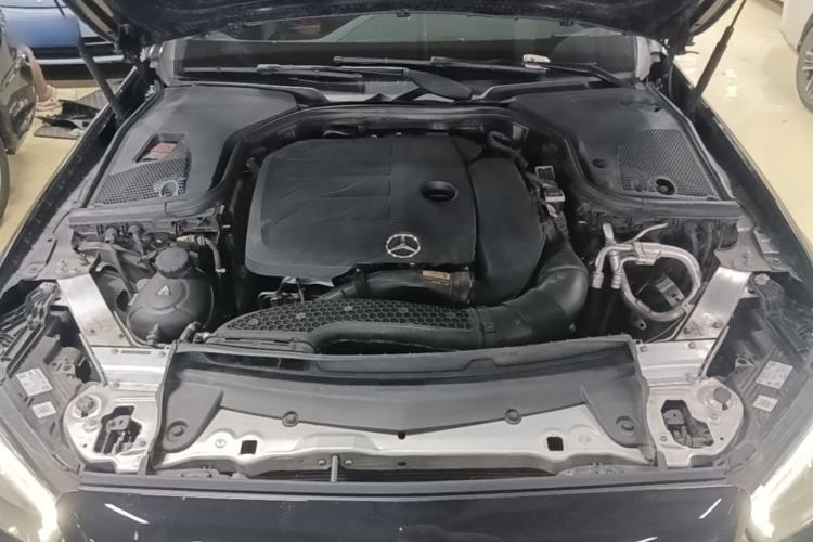 Used Mercedes-Benz E-Class 2023 E 260 L Engine Bay