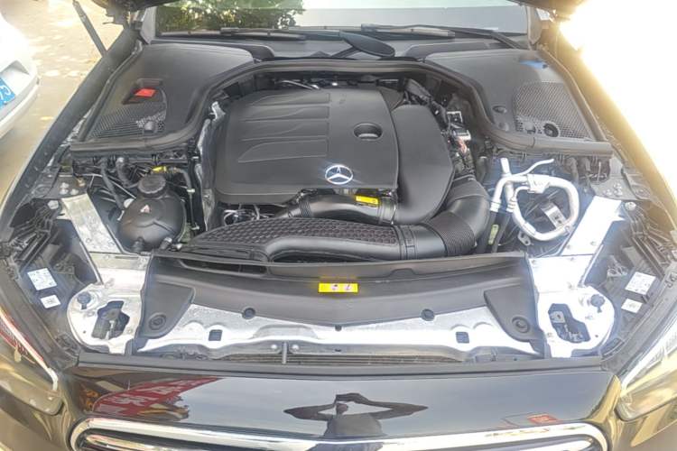 Used Mercedes-Benz E-Class 2023 Updated E 300 L Fashion Edition Engine Bay