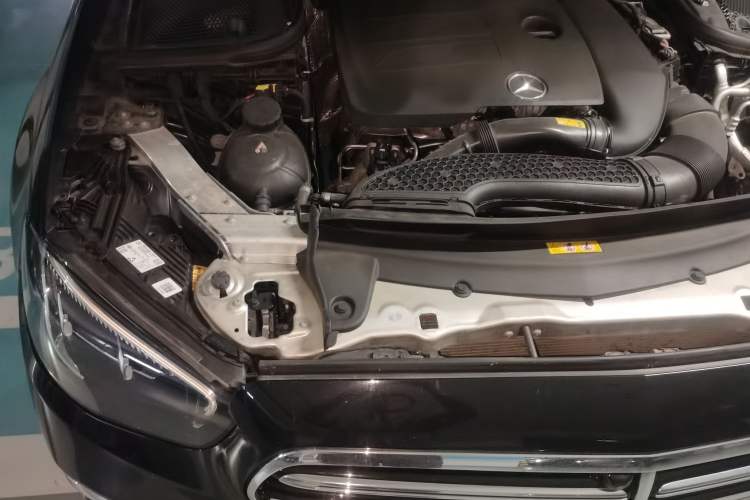 Used Mercedes-Benz E-Class 2023 E 300 L Sport Luxury Edition Engine Bay Right