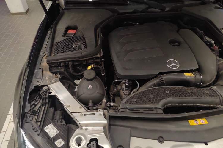 Used Mercedes-Benz E-Class 2023 E 300 L Sport Luxury Edition Engine Bay Right