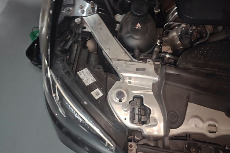 Used Mercedes-Benz E-Class 2023 Restyled E 300 L Sport Luxury Edition Engine Bay Right