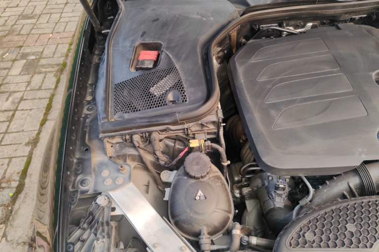 Used Mercedes-Benz E-Class 2023 Updated E 300 L Fashion Edition Engine Bay Right