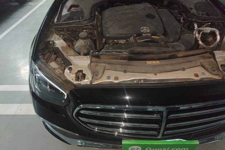Used Mercedes-Benz E-Class 2023 Updated E 300 L Fashion Edition Engine Bay Right