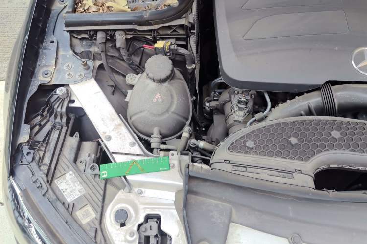Used Mercedes-Benz E-Class 2023 Updated E 300 L Fashion Edition Engine Bay Right