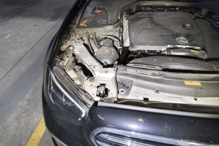 Used Mercedes-Benz E-Class 2023 Updated E 300 L Fashion Edition Engine Bay Right