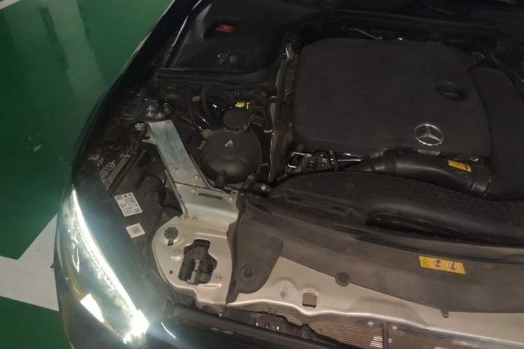 Used Mercedes-Benz E-Class 2023 E 260 L Engine Bay Right