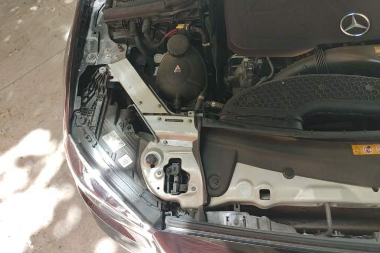 Used Mercedes-Benz E-Class 2023 Facelift E 260 L Engine Bay Right