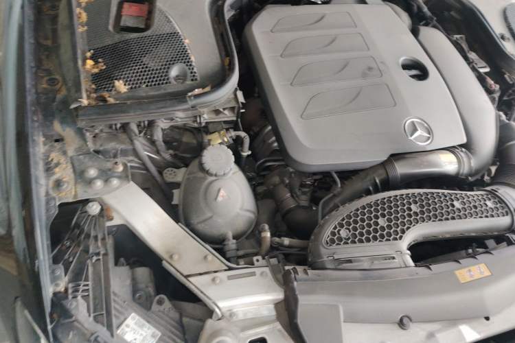 Used Mercedes-Benz E-Class 2023 Updated E 300 L Luxury Edition Engine Bay Right