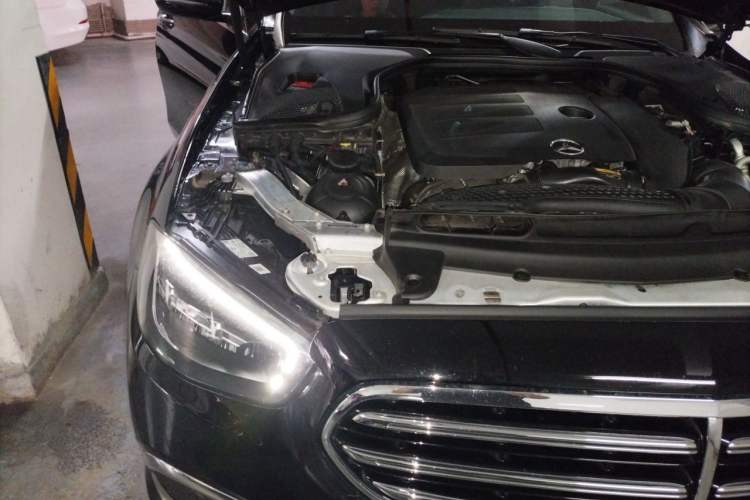 Used Mercedes-Benz E-Class 2023 E 260 L Engine Bay Right