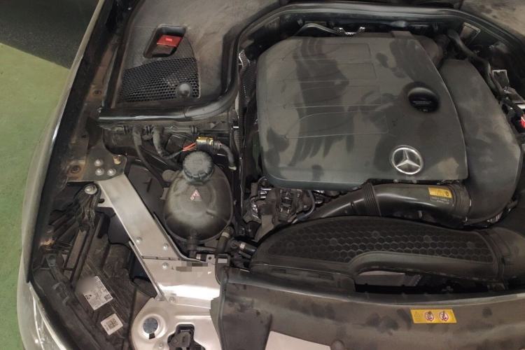 Used Mercedes-Benz E-Class 2023 Updated E 300 L Fashion Edition Engine Bay Right