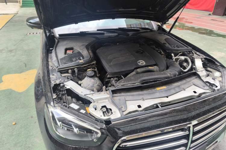 Used Mercedes-Benz E-Class 2023 Updated E 300 L Fashion Edition Engine Bay Right