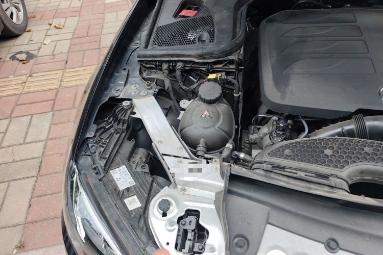 Used Mercedes-Benz E-Class 2023 E 260 L Engine Bay Right