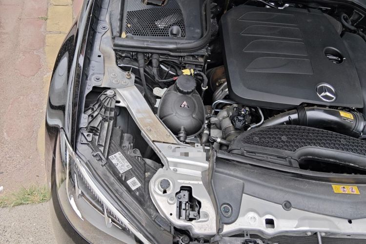 Used Mercedes-Benz E-Class 2023 Updated E 300 L Luxury Edition Engine Bay Right