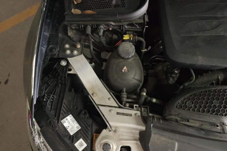 Used Mercedes-Benz E-Class 2023 E 260 L Sport Edition Engine Bay Right