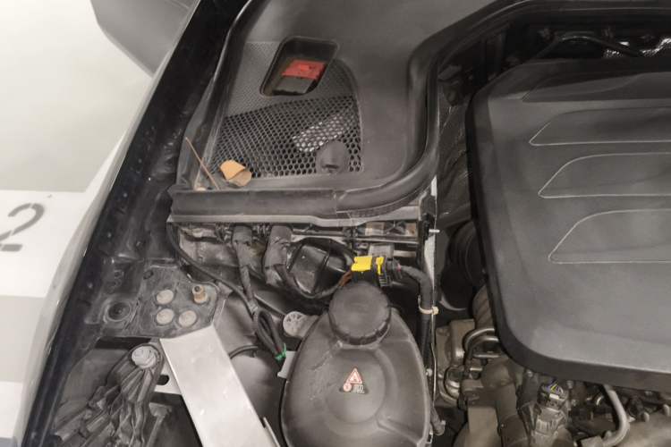Used Mercedes-Benz E-Class 2023 E 260 L Sport Edition Engine Bay Right