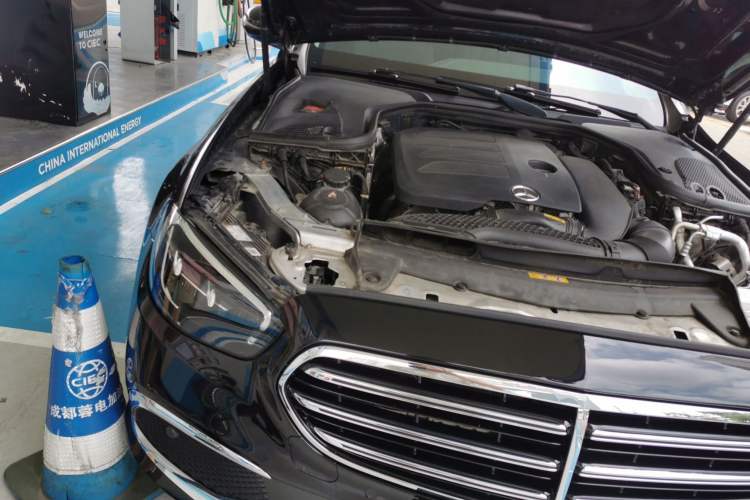 Used Mercedes-Benz E-Class 2023 Facelift E 260 L Engine Bay Right
