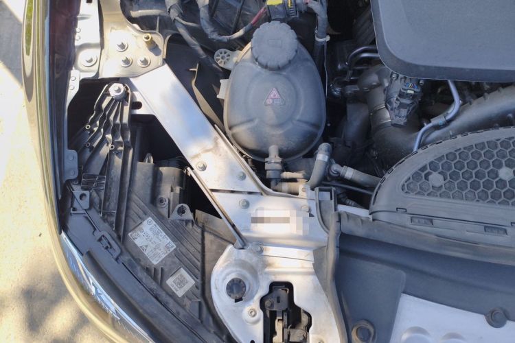 Used Mercedes-Benz E-Class 2023 Updated E 300 L Luxury Edition Engine Bay Right