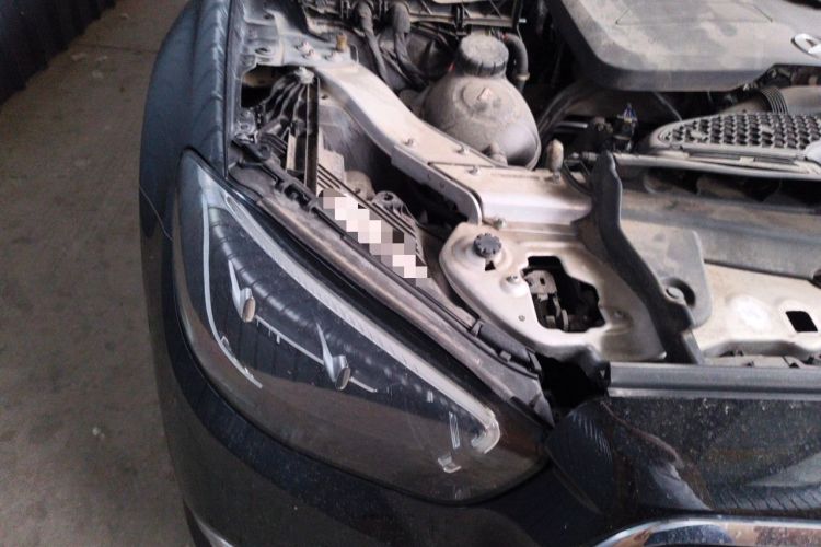 Used Mercedes-Benz E-Class 2023 Updated E 300 L Luxury Edition Engine Bay Right
