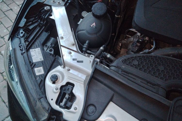 Used Mercedes-Benz E-Class 2023 Updated E 300 L Luxury Edition Engine Bay Right