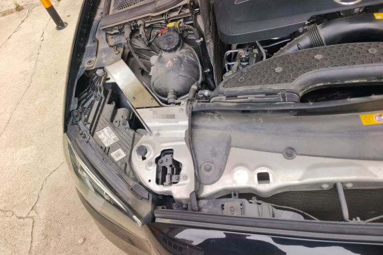 Used Mercedes-Benz E-Class 2023 Updated E 300 L Fashion Edition Engine Bay Right