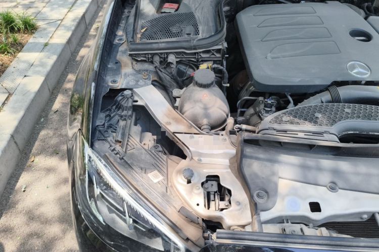 Used Mercedes-Benz E-Class 2023 Updated E 300 L Fashion Edition Engine Bay Right