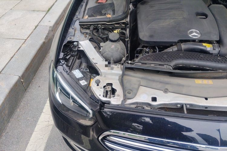 Used Mercedes-Benz E-Class 2023 Updated E 300 L Fashion Edition Engine Bay Right