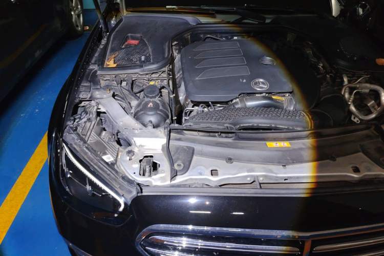 Used Mercedes-Benz E-Class 2023 Facelift E 260 L Engine Bay Right
